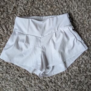 Tiger Friday child XL white shorts